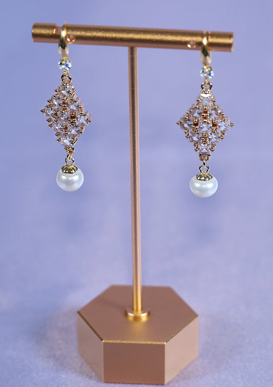 RHOMBUS FRESHWATER PEARL ZIRCON EARRINGS