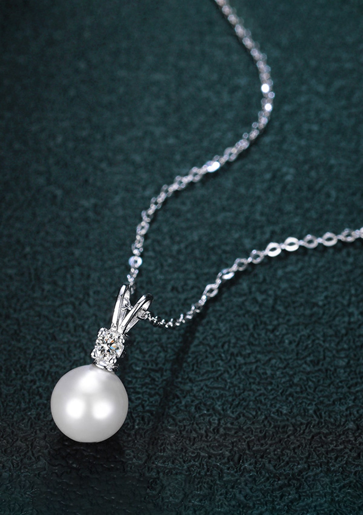 CLASSIC FRESHWATER PEARL MOISSANITE SILVER NECKLACE