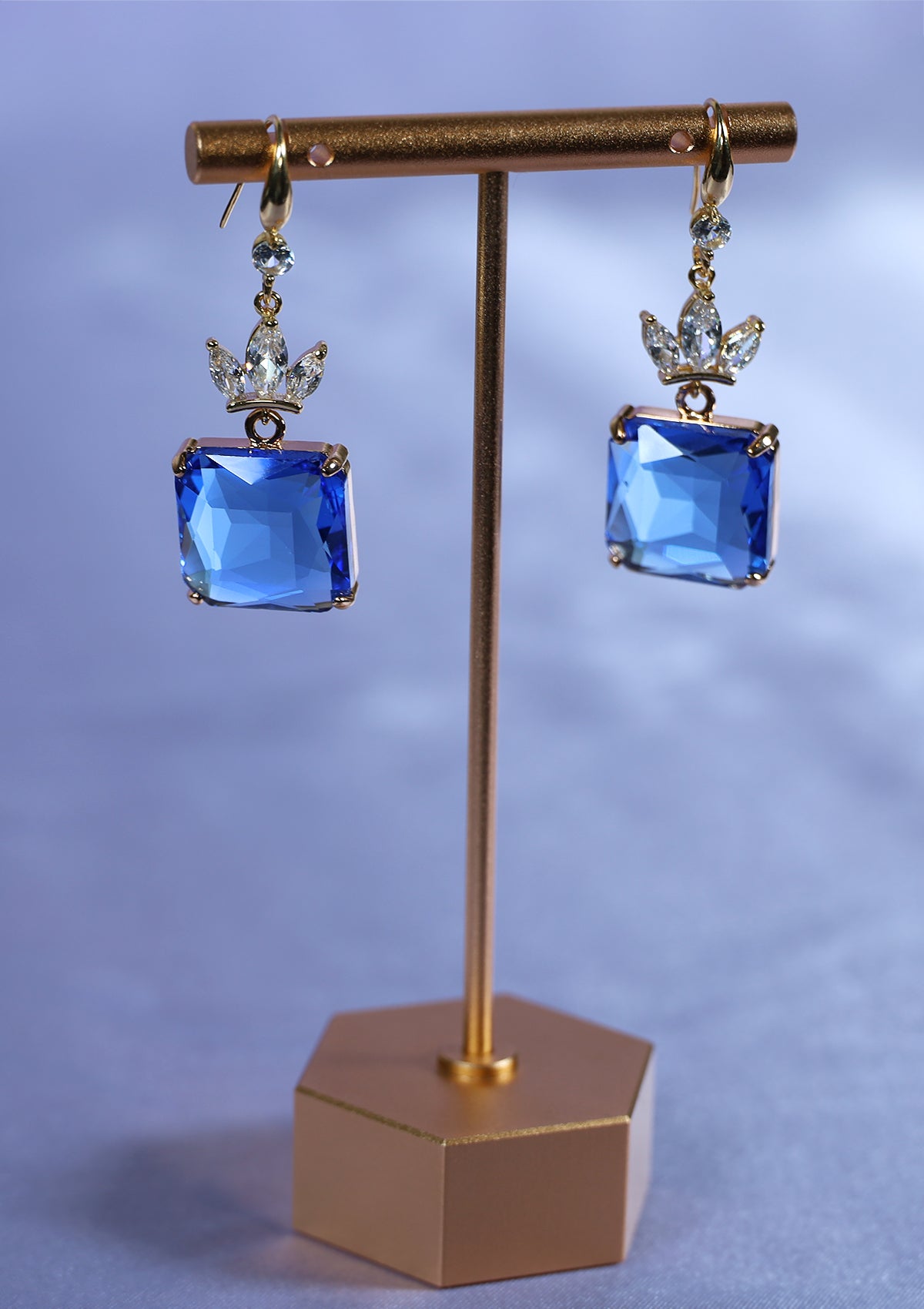 DEEP BLUE CROWN ZIRCON EARRINGS